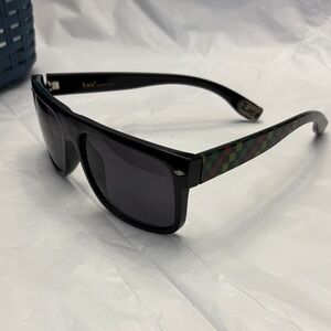Unbranded Men's Black Sunglasses with Checkered Green-Brown Temples